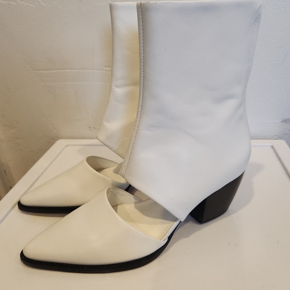 Matisse Caroline Cutout Booties from Anthropologie size 6.5 - Picture 5 of 8